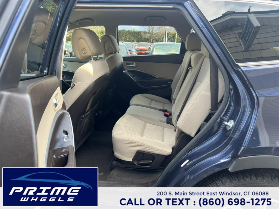 Used Hyundai Santa Fe SE 3.3L Auto AWD 2017 | Prime Wheels. East Windsor, Connecticut Used Hyundai Santa Fe SE 3.3L Auto AWD 2017 | Prime Wheels. East Windsor, Connecticut