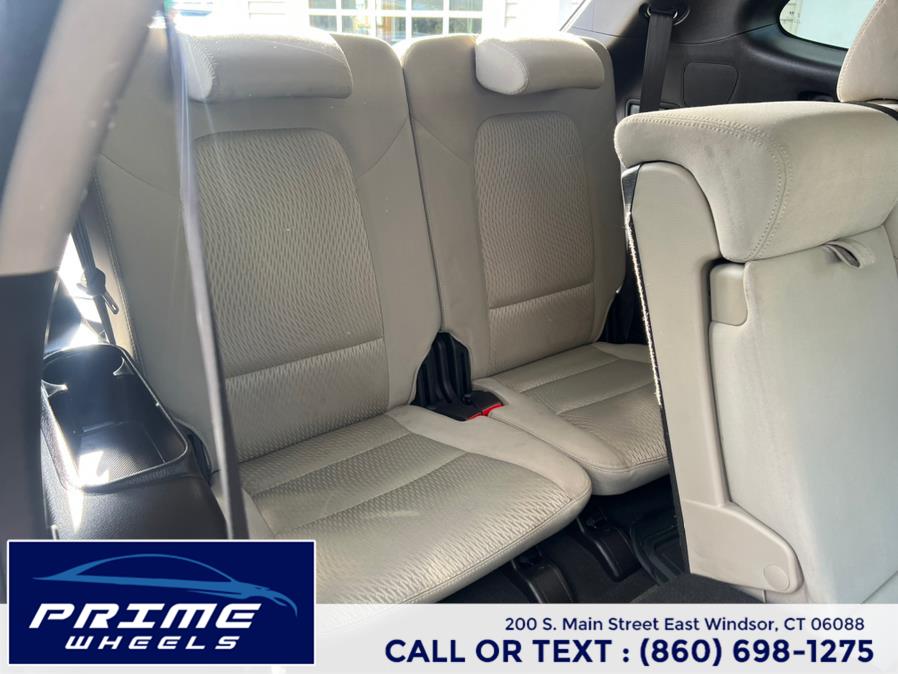 Used Hyundai Santa Fe SE 3.3L Auto AWD 2017 | Prime Wheels. East Windsor, Connecticut Used Hyundai Santa Fe SE 3.3L Auto AWD 2017 | Prime Wheels. East Windsor, Connecticut