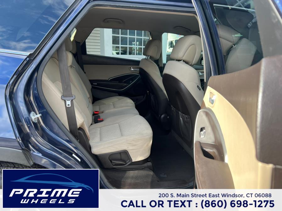 Used Hyundai Santa Fe SE 3.3L Auto AWD 2017 | Prime Wheels. East Windsor, Connecticut Used Hyundai Santa Fe SE 3.3L Auto AWD 2017 | Prime Wheels. East Windsor, Connecticut