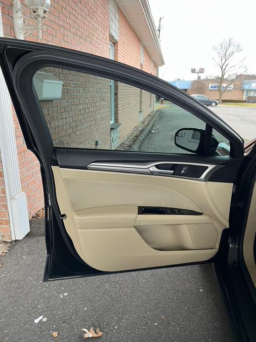 2013 Ford Fusion 4dr Sdn SE FWD, available for sale in New Britain, Connecticut | Supreme Automotive. New Britain, Connecticut 2013 Ford Fusion 4dr Sdn SE FWD, available for sale in New Britain, Connecticut | Supreme Automotive. New Britain, Connecticut