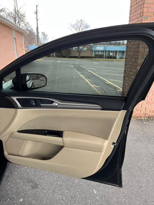 2013 Ford Fusion 4dr Sdn SE FWD, available for sale in New Britain, Connecticut | Supreme Automotive. New Britain, Connecticut 2013 Ford Fusion 4dr Sdn SE FWD, available for sale in New Britain, Connecticut | Supreme Automotive. New Britain, Connecticut