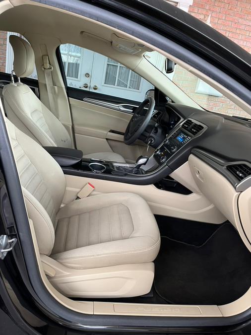 2013 Ford Fusion 4dr Sdn SE FWD, available for sale in New Britain, Connecticut | Supreme Automotive. New Britain, Connecticut 2013 Ford Fusion 4dr Sdn SE FWD, available for sale in New Britain, Connecticut | Supreme Automotive. New Britain, Connecticut