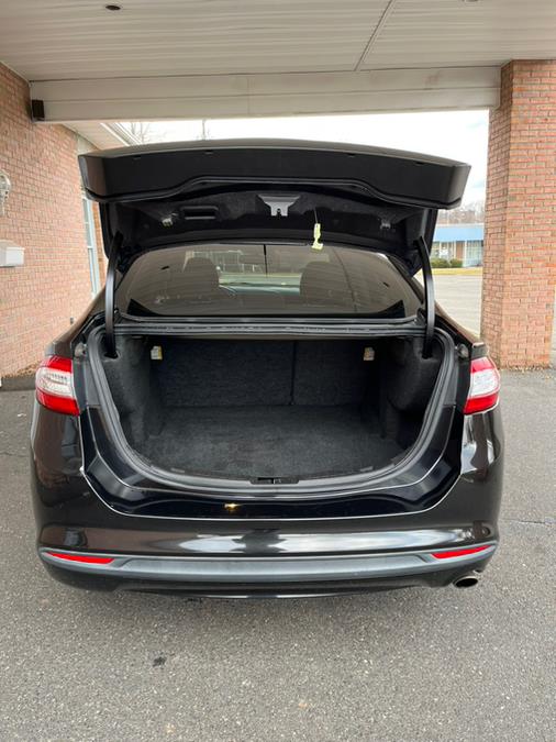 2013 Ford Fusion 4dr Sdn SE FWD, available for sale in New Britain, Connecticut | Supreme Automotive. New Britain, Connecticut 2013 Ford Fusion 4dr Sdn SE FWD, available for sale in New Britain, Connecticut | Supreme Automotive. New Britain, Connecticut