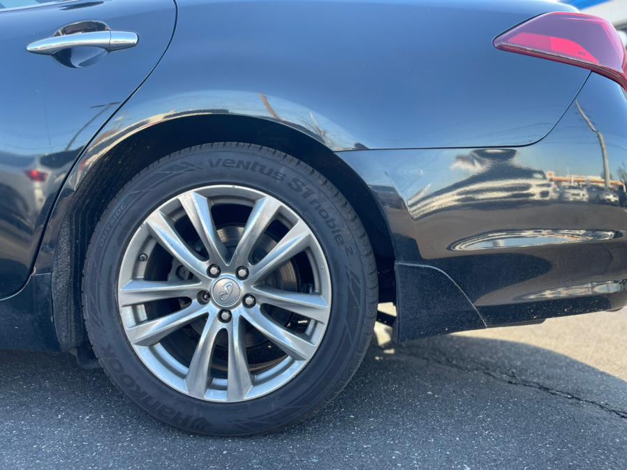 2015 INFINITI Q70 LOW MILES! CLEAN CONDITION!, available for sale in Elmont, New York | Sunrise of Elmont. Elmont, New York 2015 INFINITI Q70 LOW MILES! CLEAN CONDITION!, available for sale in Elmont, New York | Sunrise of Elmont. Elmont, New York