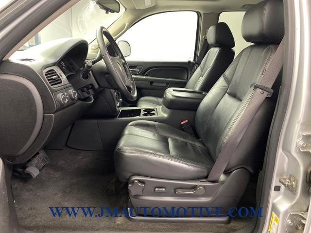 2012 Chevrolet Avalanche 4WD Crew Cab LT, available for sale in Naugatuck, Connecticut | J&M Automotive Sls&Svc LLC. Naugatuck, Connecticut 2012 Chevrolet Avalanche 4WD Crew Cab LT, available for sale in Naugatuck, Connecticut | J&M Automotive Sls&Svc LLC. Naugatuck, Connecticut