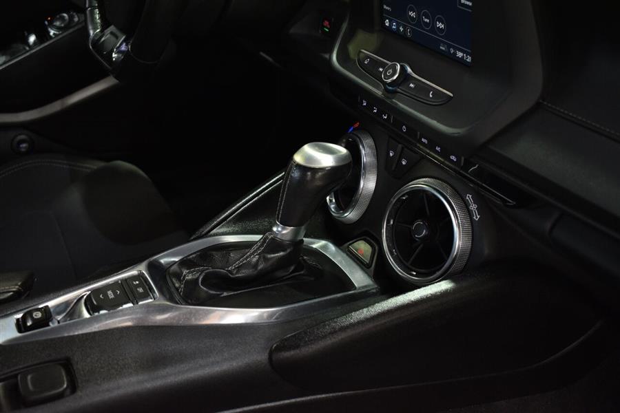 2019 Chevrolet Camaro LT 2dr Convertible w/1LT, available for sale in Great Neck, New York | Camy Cars. Great Neck, New York 2019 Chevrolet Camaro LT 2dr Convertible w/1LT, available for sale in Great Neck, New York | Camy Cars. Great Neck, New York