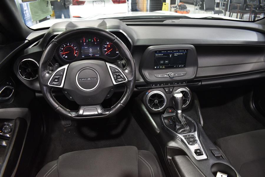2019 Chevrolet Camaro LT 2dr Convertible w/1LT, available for sale in Great Neck, New York | Camy Cars. Great Neck, New York 2019 Chevrolet Camaro LT 2dr Convertible w/1LT, available for sale in Great Neck, New York | Camy Cars. Great Neck, New York