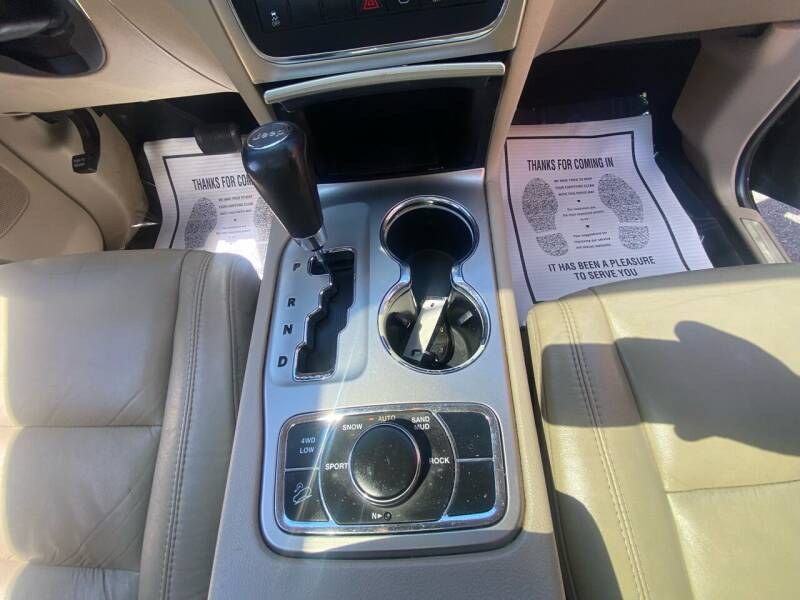 2011 Jeep Grand Cherokee 4WD 4dr Limited, available for sale in Bloomingdale, New Jersey | Bloomingdale Auto Group. Bloomingdale, New Jersey 2011 Jeep Grand Cherokee 4WD 4dr Limited, available for sale in Bloomingdale, New Jersey | Bloomingdale Auto Group. Bloomingdale, New Jersey