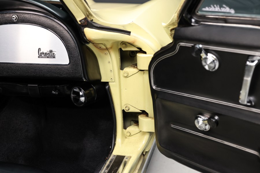 1967 Chevrolet Corvette 427, available for sale in North Salem, New York | Meccanic Shop North Inc. North Salem, New York 1967 Chevrolet Corvette 427, available for sale in North Salem, New York | Meccanic Shop North Inc. North Salem, New York