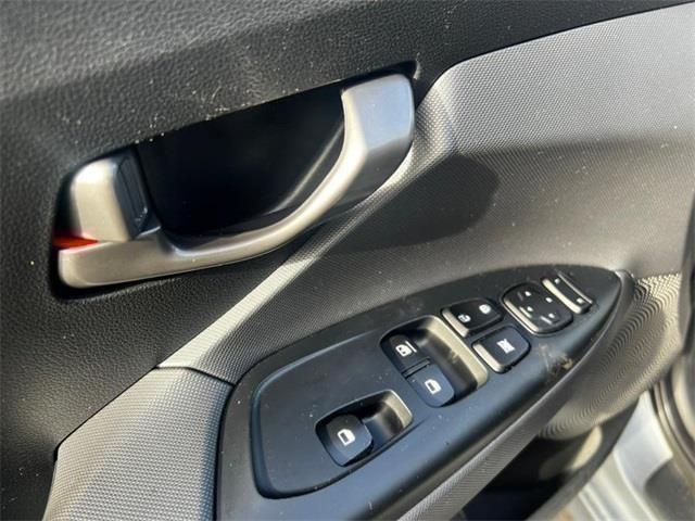 2021 Hyundai Veloster 2.0, available for sale in Stratford, Connecticut | Wiz Leasing Inc. Stratford, Connecticut 2021 Hyundai Veloster 2.0, available for sale in Stratford, Connecticut | Wiz Leasing Inc. Stratford, Connecticut