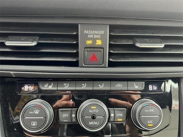 2020 Volkswagen Jetta R-Line, available for sale in Stratford, Connecticut | Wiz Leasing Inc. Stratford, Connecticut 2020 Volkswagen Jetta R-Line, available for sale in Stratford, Connecticut | Wiz Leasing Inc. Stratford, Connecticut