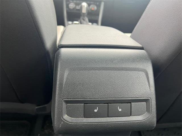 2020 Volkswagen Jetta R-Line, available for sale in Stratford, Connecticut | Wiz Leasing Inc. Stratford, Connecticut 2020 Volkswagen Jetta R-Line, available for sale in Stratford, Connecticut | Wiz Leasing Inc. Stratford, Connecticut