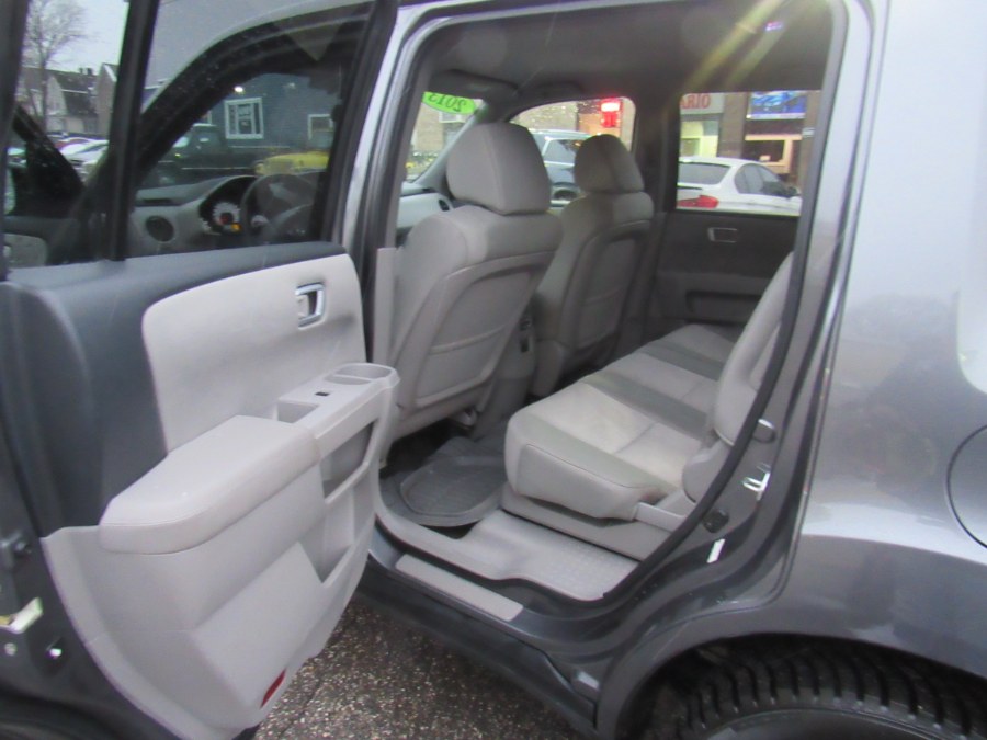 2013 Honda Pilot LX, available for sale in Worcester, Massachusetts | Hilario's Auto Sales Inc.. Worcester, Massachusetts 2013 Honda Pilot LX, available for sale in Worcester, Massachusetts | Hilario's Auto Sales Inc.. Worcester, Massachusetts