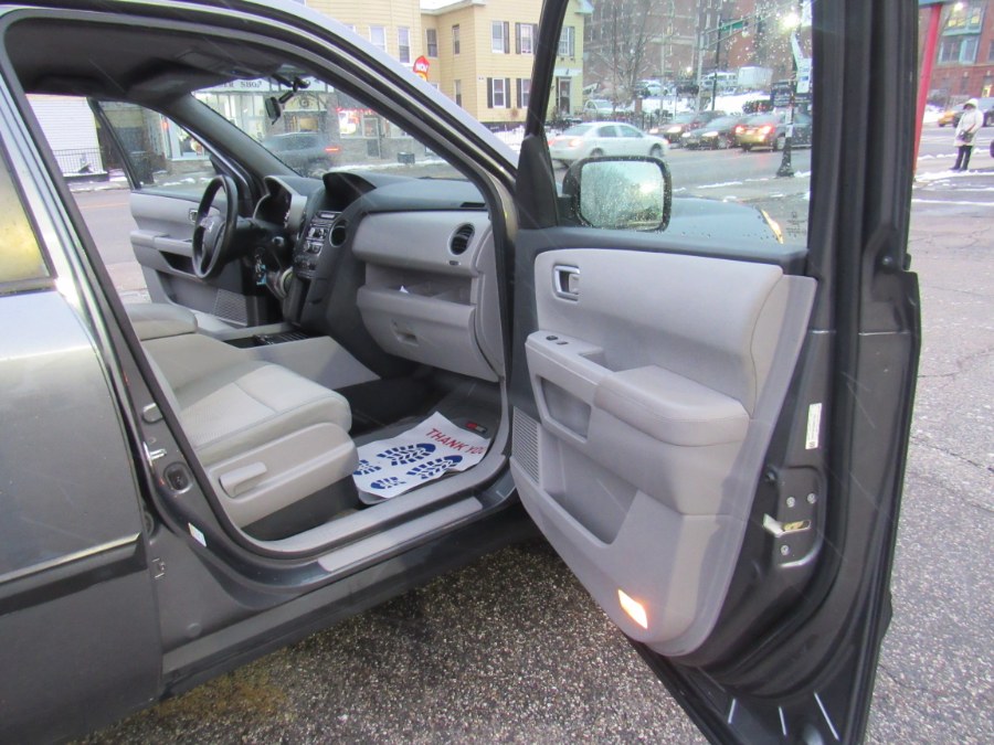 2013 Honda Pilot LX, available for sale in Worcester, Massachusetts | Hilario's Auto Sales Inc.. Worcester, Massachusetts 2013 Honda Pilot LX, available for sale in Worcester, Massachusetts | Hilario's Auto Sales Inc.. Worcester, Massachusetts