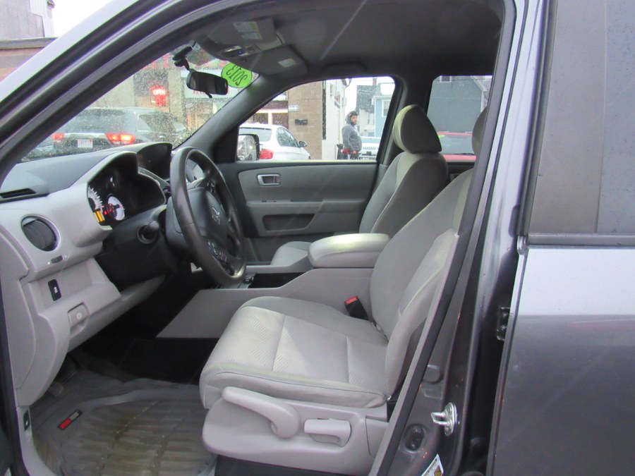 2013 Honda Pilot LX, available for sale in Worcester, Massachusetts | Hilario's Auto Sales Inc.. Worcester, Massachusetts 2013 Honda Pilot LX, available for sale in Worcester, Massachusetts | Hilario's Auto Sales Inc.. Worcester, Massachusetts