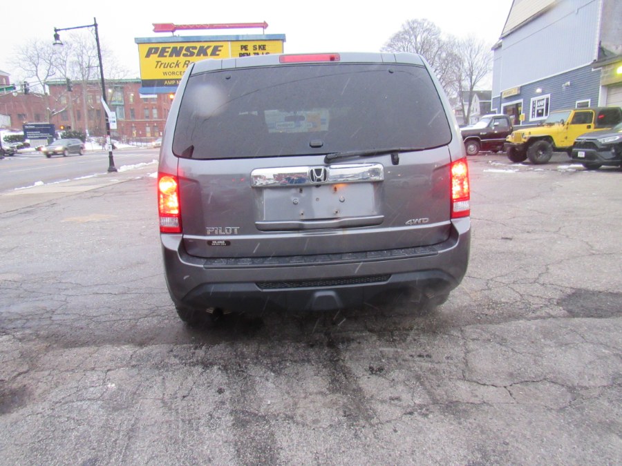 2013 Honda Pilot LX, available for sale in Worcester, Massachusetts | Hilario's Auto Sales Inc.. Worcester, Massachusetts 2013 Honda Pilot LX, available for sale in Worcester, Massachusetts | Hilario's Auto Sales Inc.. Worcester, Massachusetts