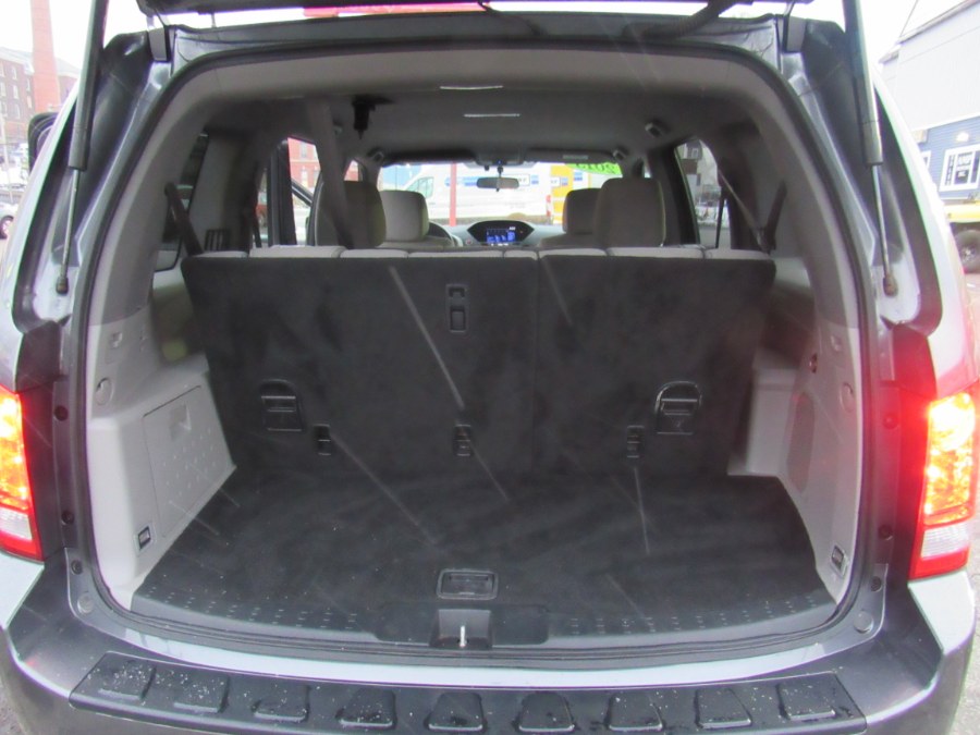 2013 Honda Pilot LX, available for sale in Worcester, Massachusetts | Hilario's Auto Sales Inc.. Worcester, Massachusetts 2013 Honda Pilot LX, available for sale in Worcester, Massachusetts | Hilario's Auto Sales Inc.. Worcester, Massachusetts