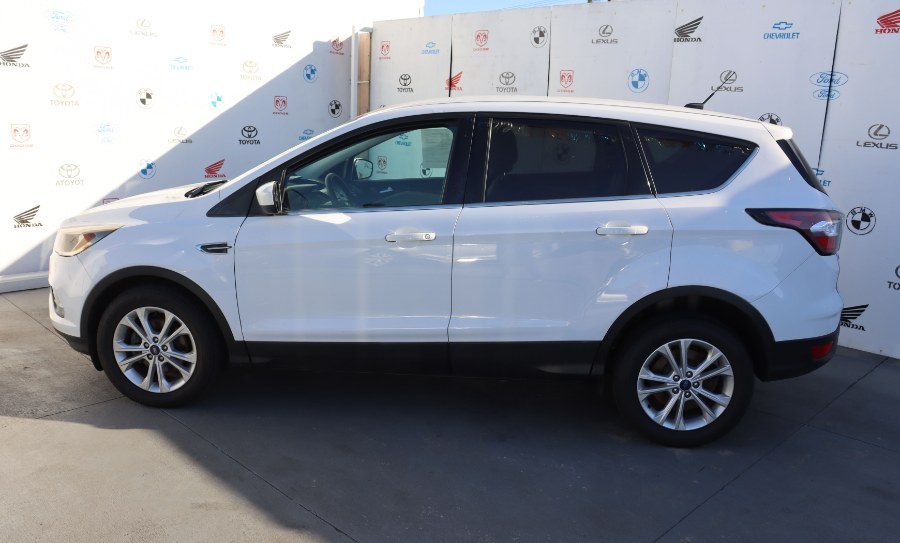 2017 Ford Escape SE FWD, available for sale in Santa Ana, California | Auto Max Of Santa Ana. Santa Ana, California 2017 Ford Escape SE FWD, available for sale in Santa Ana, California | Auto Max Of Santa Ana. Santa Ana, California