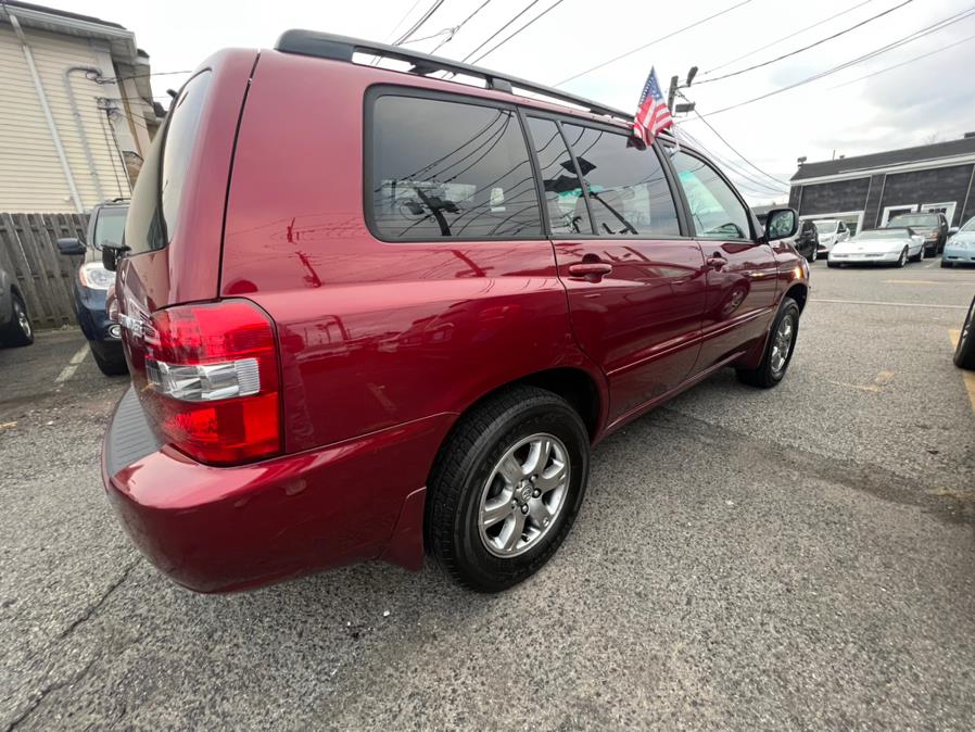 2005 Toyota Highlander 4dr V6 4WD Limited w/3rd Row, available for sale in Lodi, New Jersey | Route 46 Auto Sales Inc. Lodi, New Jersey 2005 Toyota Highlander 4dr V6 4WD Limited w/3rd Row, available for sale in Lodi, New Jersey | Route 46 Auto Sales Inc. Lodi, New Jersey