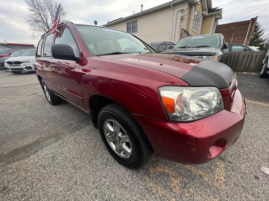 2005 Toyota Highlander 4dr V6 4WD Limited w/3rd Row, available for sale in Lodi, New Jersey | Route 46 Auto Sales Inc. Lodi, New Jersey 2005 Toyota Highlander 4dr V6 4WD Limited w/3rd Row, available for sale in Lodi, New Jersey | Route 46 Auto Sales Inc. Lodi, New Jersey