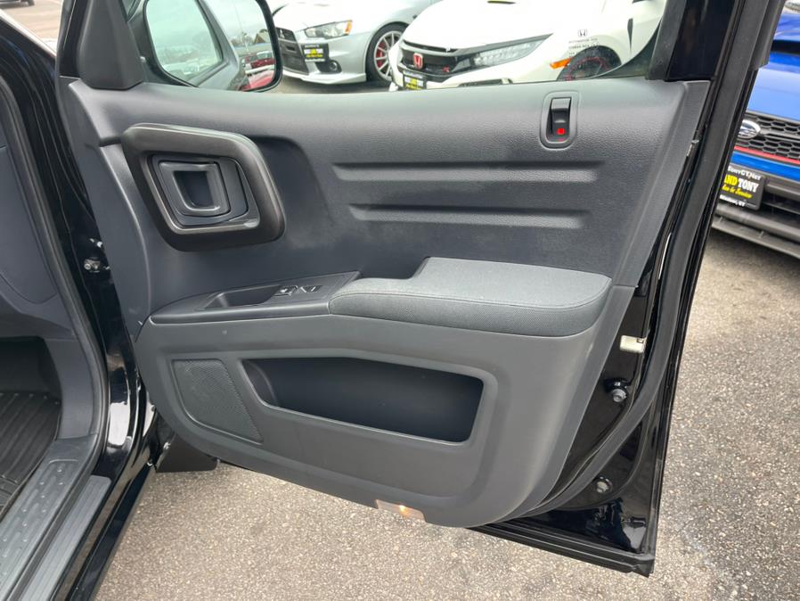 2014 Honda Ridgeline 4WD Crew Cab RT, available for sale in South Windsor, Connecticut | Mike And Tony Auto Sales, Inc. South Windsor, Connecticut 2014 Honda Ridgeline 4WD Crew Cab RT, available for sale in South Windsor, Connecticut | Mike And Tony Auto Sales, Inc. South Windsor, Connecticut