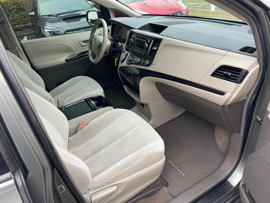 2011 Toyota Sienna 5dr 7-Pass Van V6 LE FWD, available for sale in South Windsor, Connecticut | Mike And Tony Auto Sales, Inc. South Windsor, Connecticut 2011 Toyota Sienna 5dr 7-Pass Van V6 LE FWD, available for sale in South Windsor, Connecticut | Mike And Tony Auto Sales, Inc. South Windsor, Connecticut