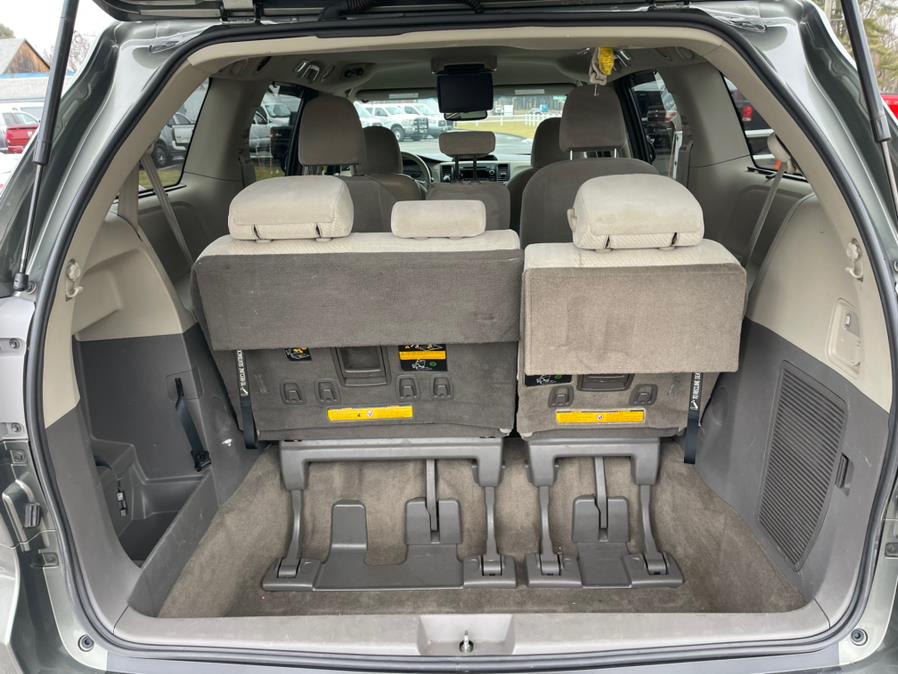 2011 Toyota Sienna 5dr 7-Pass Van V6 LE FWD, available for sale in South Windsor, Connecticut | Mike And Tony Auto Sales, Inc. South Windsor, Connecticut 2011 Toyota Sienna 5dr 7-Pass Van V6 LE FWD, available for sale in South Windsor, Connecticut | Mike And Tony Auto Sales, Inc. South Windsor, Connecticut
