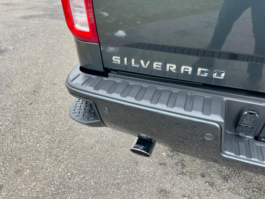 Used Chevrolet Silverado 1500 4WD Crew Cab 143.5" High Country 2017 | Mike And Tony Auto Sales, Inc. South Windsor, Connecticut Used Chevrolet Silverado 1500 4WD Crew Cab 143.5" High Country 2017 | Mike And Tony Auto Sales, Inc. South Windsor, Connecticut