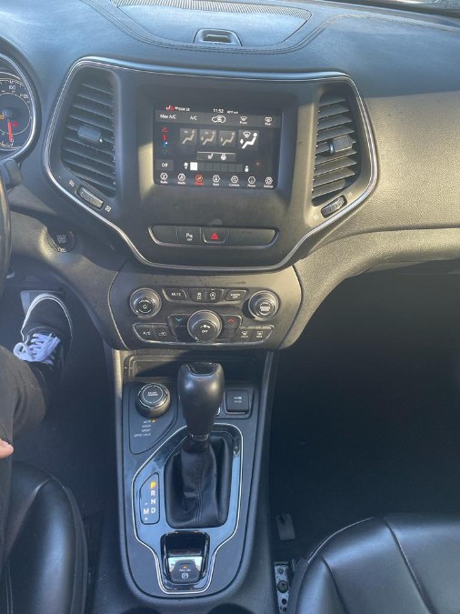 2020 Jeep Cherokee Latitude Plus 4x4, available for sale in Lowell, Massachusetts | Revolution Motors . Lowell, Massachusetts 2020 Jeep Cherokee Latitude Plus 4x4, available for sale in Lowell, Massachusetts | Revolution Motors . Lowell, Massachusetts