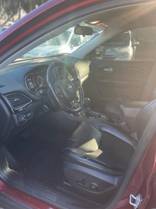 2020 Jeep Cherokee Latitude Plus 4x4, available for sale in Lowell, Massachusetts | Revolution Motors . Lowell, Massachusetts 2020 Jeep Cherokee Latitude Plus 4x4, available for sale in Lowell, Massachusetts | Revolution Motors . Lowell, Massachusetts