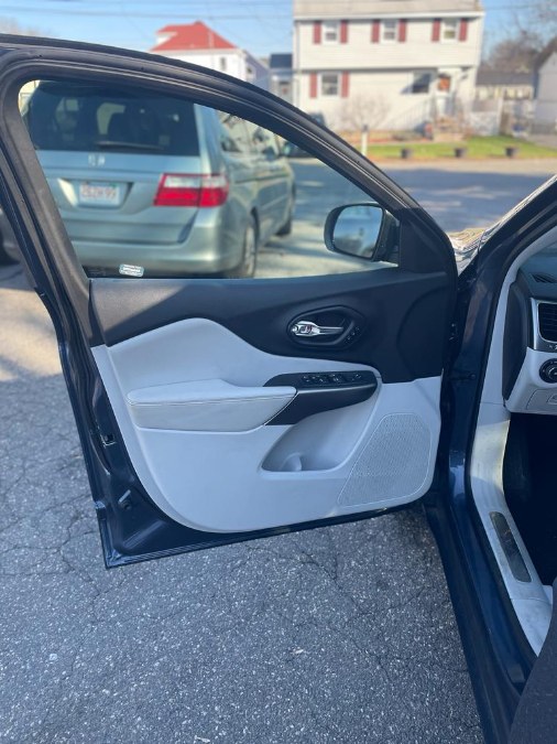 2019 Jeep Cherokee Limited 4x4, available for sale in Lowell, Massachusetts | Revolution Motors . Lowell, Massachusetts 2019 Jeep Cherokee Limited 4x4, available for sale in Lowell, Massachusetts | Revolution Motors . Lowell, Massachusetts