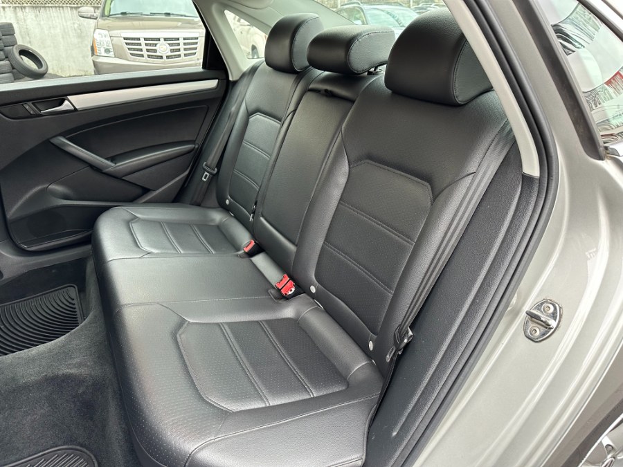 Used Volkswagen Passat 4dr Sdn 2.5L Auto SE PZEV 2012 | DZ Automall. Paterson, New Jersey Used Volkswagen Passat 4dr Sdn 2.5L Auto SE PZEV 2012 | DZ Automall. Paterson, New Jersey