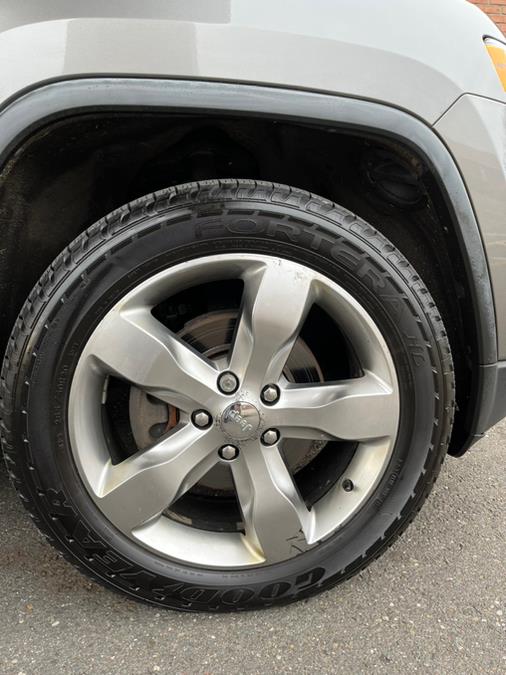 2011 Jeep Grand Cherokee 4WD 4dr Limited, available for sale in New Britain, Connecticut | Supreme Automotive. New Britain, Connecticut 2011 Jeep Grand Cherokee 4WD 4dr Limited, available for sale in New Britain, Connecticut | Supreme Automotive. New Britain, Connecticut