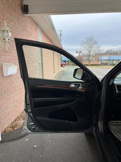2011 Jeep Grand Cherokee 4WD 4dr Limited, available for sale in New Britain, Connecticut | Supreme Automotive. New Britain, Connecticut 2011 Jeep Grand Cherokee 4WD 4dr Limited, available for sale in New Britain, Connecticut | Supreme Automotive. New Britain, Connecticut