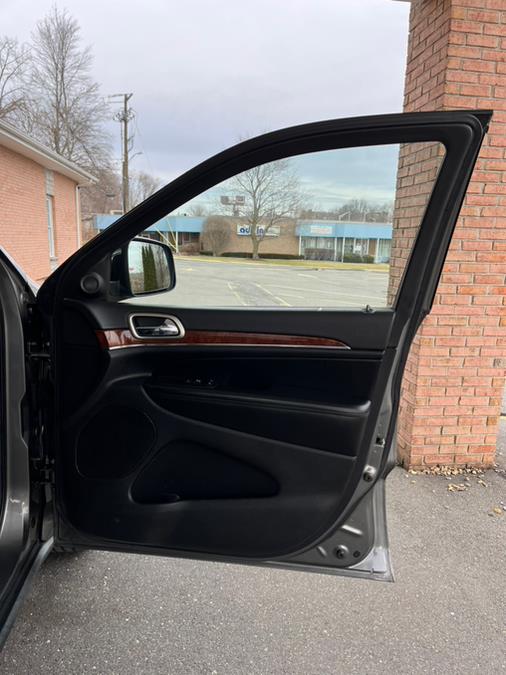 2011 Jeep Grand Cherokee 4WD 4dr Limited, available for sale in New Britain, Connecticut | Supreme Automotive. New Britain, Connecticut 2011 Jeep Grand Cherokee 4WD 4dr Limited, available for sale in New Britain, Connecticut | Supreme Automotive. New Britain, Connecticut
