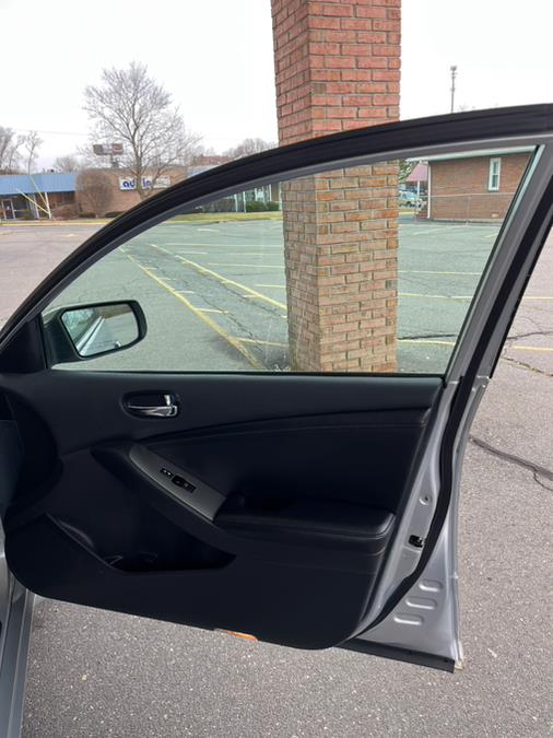 2008 Nissan Altima 4dr Sdn I4 CVT 2.5 S ULEV, available for sale in New Britain, Connecticut | Supreme Automotive. New Britain, Connecticut 2008 Nissan Altima 4dr Sdn I4 CVT 2.5 S ULEV, available for sale in New Britain, Connecticut | Supreme Automotive. New Britain, Connecticut