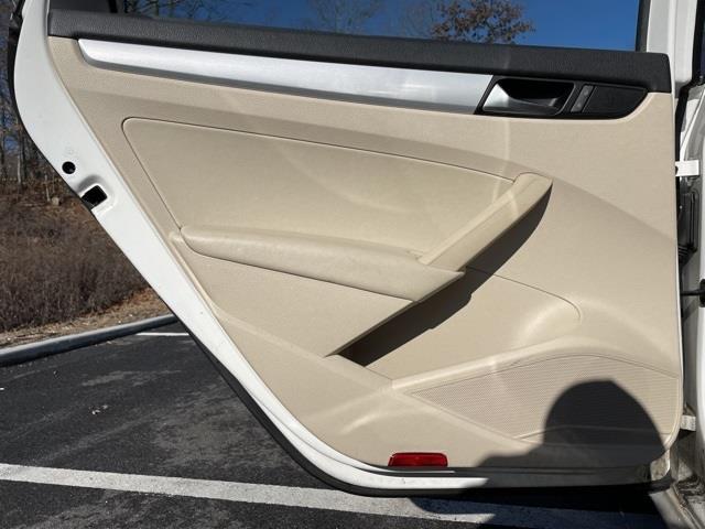 2012 Volkswagen Passat 2.5 SE, available for sale in Brookfield, Connecticut | Blasius Federal Road. Brookfield, Connecticut 2012 Volkswagen Passat 2.5 SE, available for sale in Brookfield, Connecticut | Blasius Federal Road. Brookfield, Connecticut