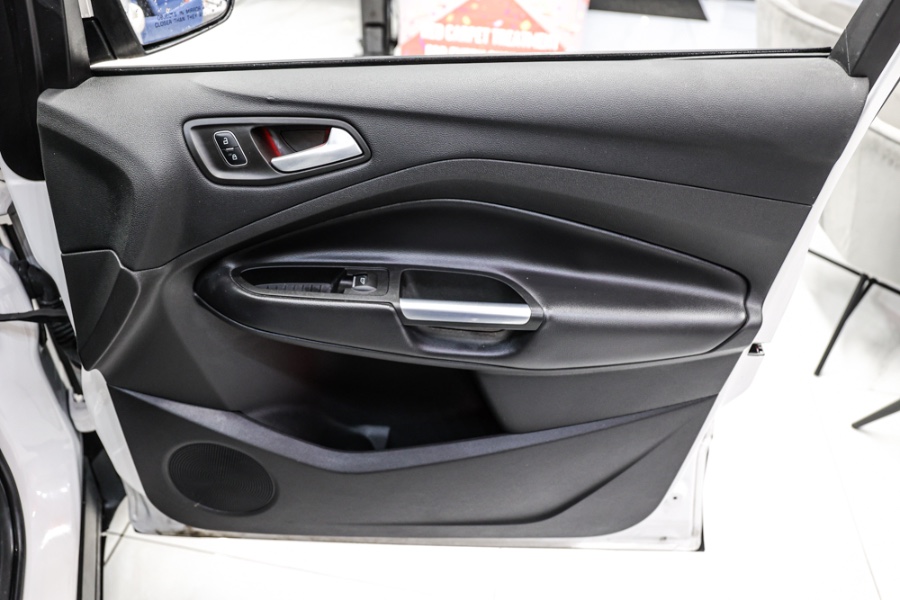 2017 Ford Escape Titanium 4WD, available for sale in ELMONT, New York | 26 Motors Long Island. ELMONT, New York 2017 Ford Escape Titanium 4WD, available for sale in ELMONT, New York | 26 Motors Long Island. ELMONT, New York