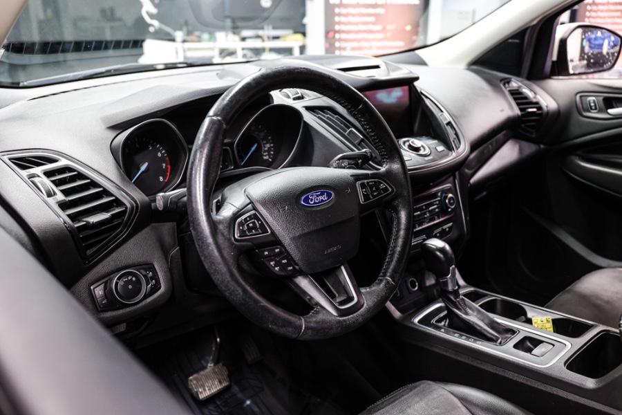 2017 Ford Escape Titanium 4WD, available for sale in ELMONT, New York | 26 Motors Long Island. ELMONT, New York 2017 Ford Escape Titanium 4WD, available for sale in ELMONT, New York | 26 Motors Long Island. ELMONT, New York