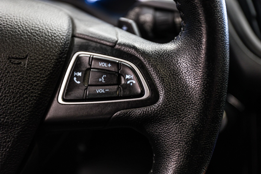 2017 Ford Escape Titanium 4WD, available for sale in ELMONT, New York | 26 Motors Long Island. ELMONT, New York 2017 Ford Escape Titanium 4WD, available for sale in ELMONT, New York | 26 Motors Long Island. ELMONT, New York