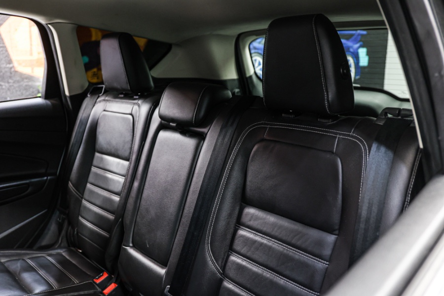 2017 Ford Escape Titanium 4WD, available for sale in ELMONT, New York | 26 Motors Long Island. ELMONT, New York 2017 Ford Escape Titanium 4WD, available for sale in ELMONT, New York | 26 Motors Long Island. ELMONT, New York