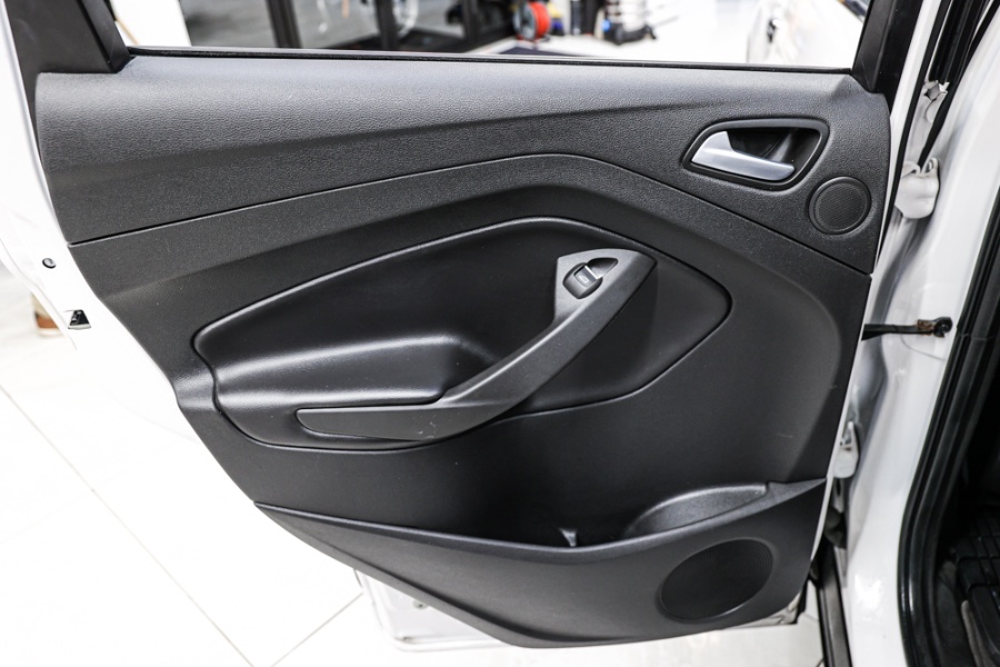 2017 Ford Escape Titanium 4WD, available for sale in ELMONT, New York | 26 Motors Long Island. ELMONT, New York 2017 Ford Escape Titanium 4WD, available for sale in ELMONT, New York | 26 Motors Long Island. ELMONT, New York