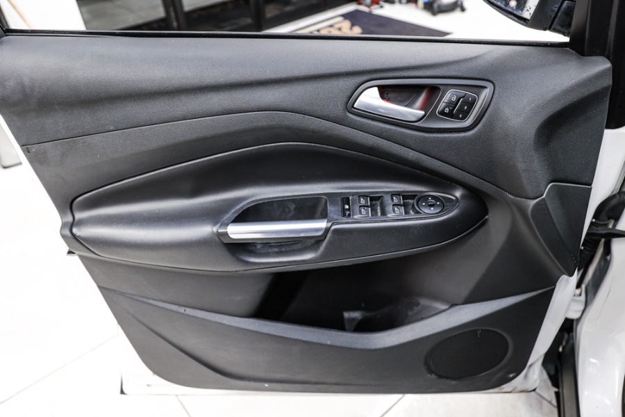 2017 Ford Escape Titanium 4WD, available for sale in ELMONT, New York | 26 Motors Long Island. ELMONT, New York 2017 Ford Escape Titanium 4WD, available for sale in ELMONT, New York | 26 Motors Long Island. ELMONT, New York