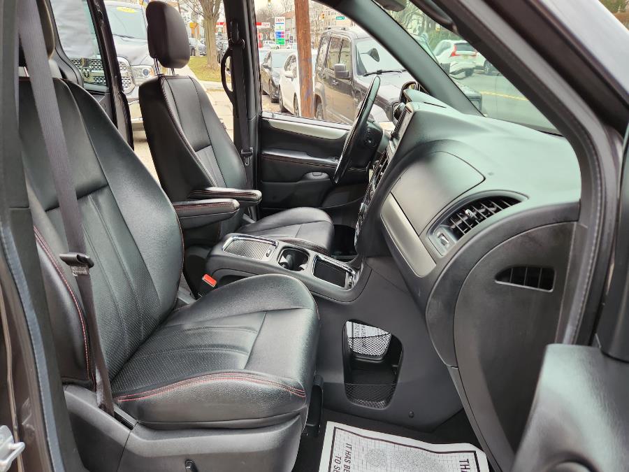 2019 Dodge Grand Caravan GT Wagon, available for sale in Newark, New Jersey | Champion Of Newark. Newark, New Jersey 2019 Dodge Grand Caravan GT Wagon, available for sale in Newark, New Jersey | Champion Of Newark. Newark, New Jersey