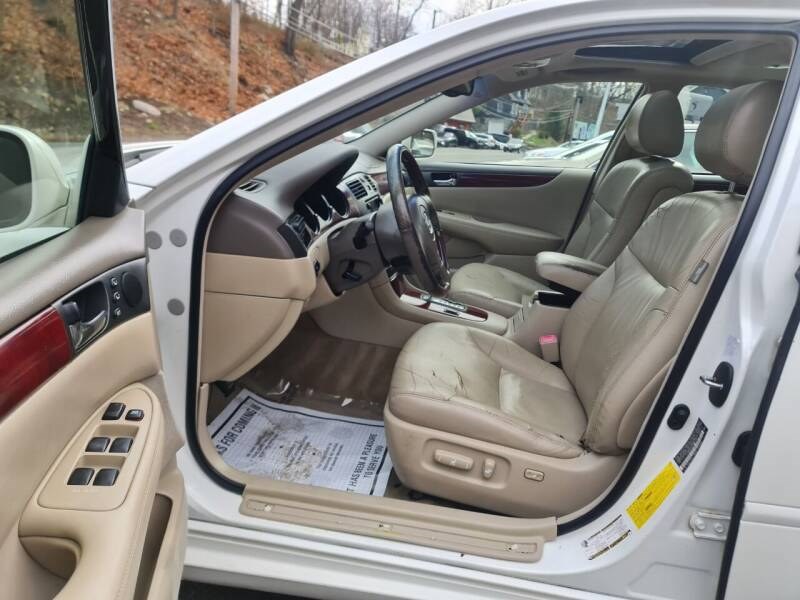 2004 Lexus ES 330 4dr Sdn, available for sale in Bloomingdale, New Jersey | Bloomingdale Auto Group. Bloomingdale, New Jersey 2004 Lexus ES 330 4dr Sdn, available for sale in Bloomingdale, New Jersey | Bloomingdale Auto Group. Bloomingdale, New Jersey