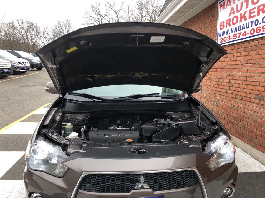 2012 Mitsubishi Outlander 4WD 4dr SE, available for sale in Waterbury, Connecticut | National Auto Brokers, Inc.. Waterbury, Connecticut 2012 Mitsubishi Outlander 4WD 4dr SE, available for sale in Waterbury, Connecticut | National Auto Brokers, Inc.. Waterbury, Connecticut