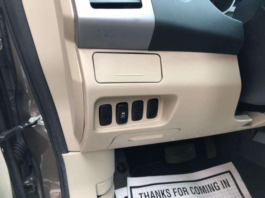 2012 Mitsubishi Outlander 4WD 4dr SE, available for sale in Waterbury, Connecticut | National Auto Brokers, Inc.. Waterbury, Connecticut 2012 Mitsubishi Outlander 4WD 4dr SE, available for sale in Waterbury, Connecticut | National Auto Brokers, Inc.. Waterbury, Connecticut