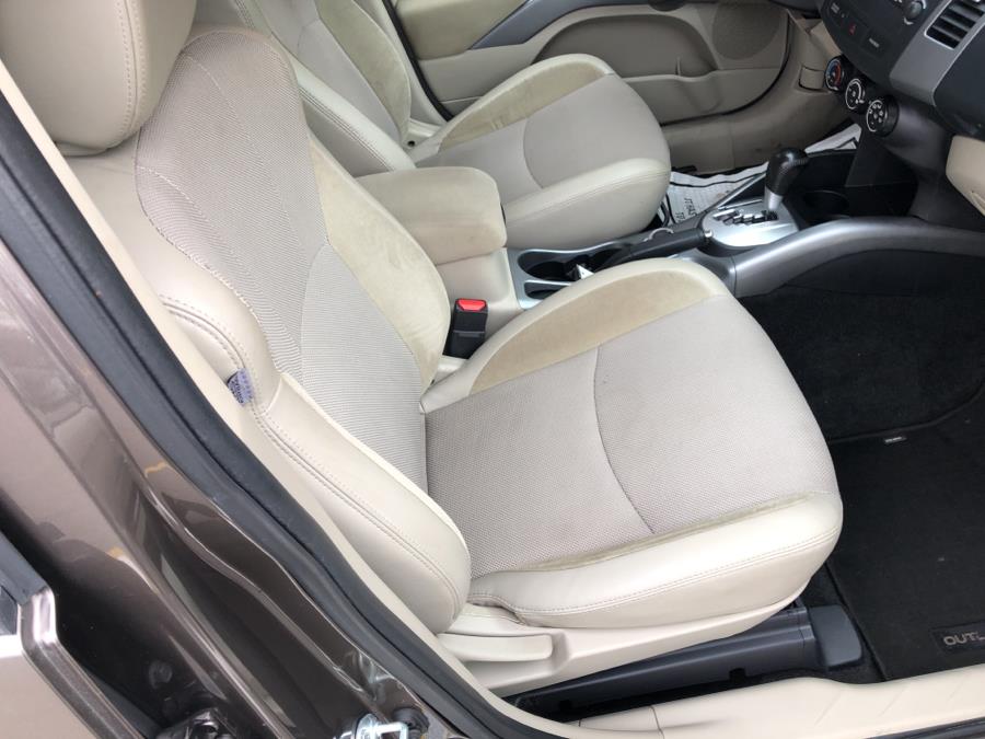 2012 Mitsubishi Outlander 4WD 4dr SE, available for sale in Waterbury, Connecticut | National Auto Brokers, Inc.. Waterbury, Connecticut 2012 Mitsubishi Outlander 4WD 4dr SE, available for sale in Waterbury, Connecticut | National Auto Brokers, Inc.. Waterbury, Connecticut