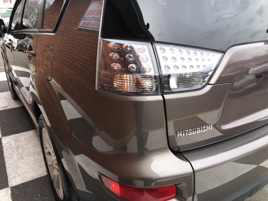 2012 Mitsubishi Outlander 4WD 4dr SE, available for sale in Waterbury, Connecticut | National Auto Brokers, Inc.. Waterbury, Connecticut 2012 Mitsubishi Outlander 4WD 4dr SE, available for sale in Waterbury, Connecticut | National Auto Brokers, Inc.. Waterbury, Connecticut