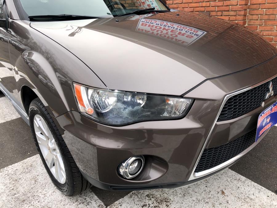 2012 Mitsubishi Outlander 4WD 4dr SE, available for sale in Waterbury, Connecticut | National Auto Brokers, Inc.. Waterbury, Connecticut 2012 Mitsubishi Outlander 4WD 4dr SE, available for sale in Waterbury, Connecticut | National Auto Brokers, Inc.. Waterbury, Connecticut